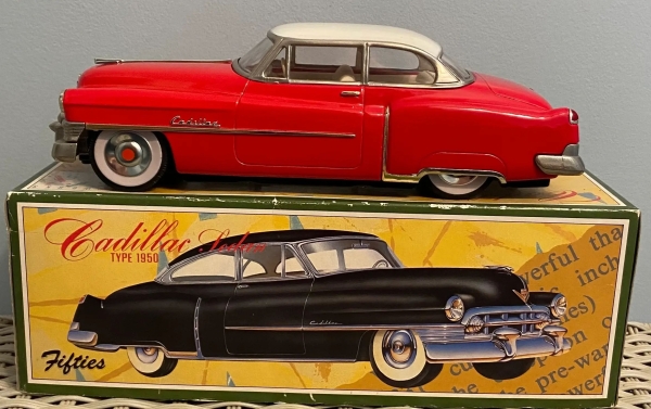 Horikiri Fifties Cadillac Sedan 1950 DieCastmodel in original box (4788)